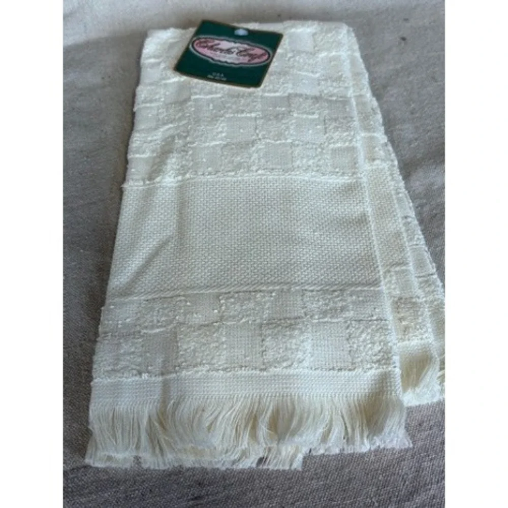 Charles Craft Luxury Hand Towels Pair New with‎ Tags Textured Soft Decorative